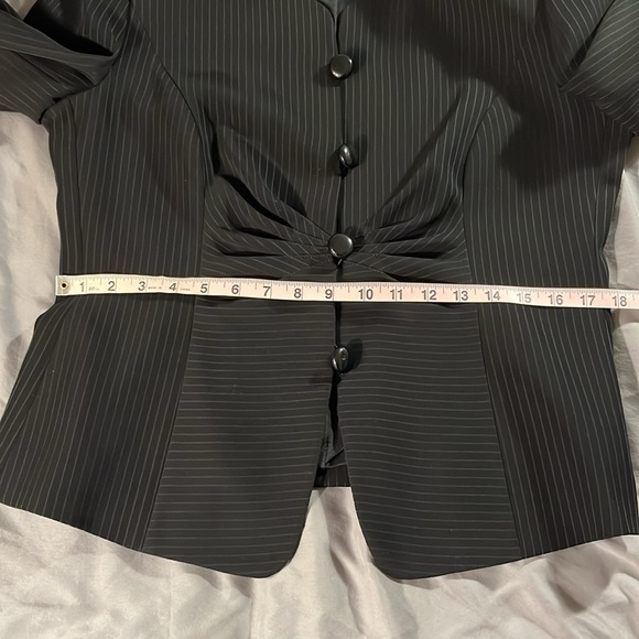 Armani Collezioni Made in Italy Pinstriped Skirt Suit 2 piece - Picture 7 of 16